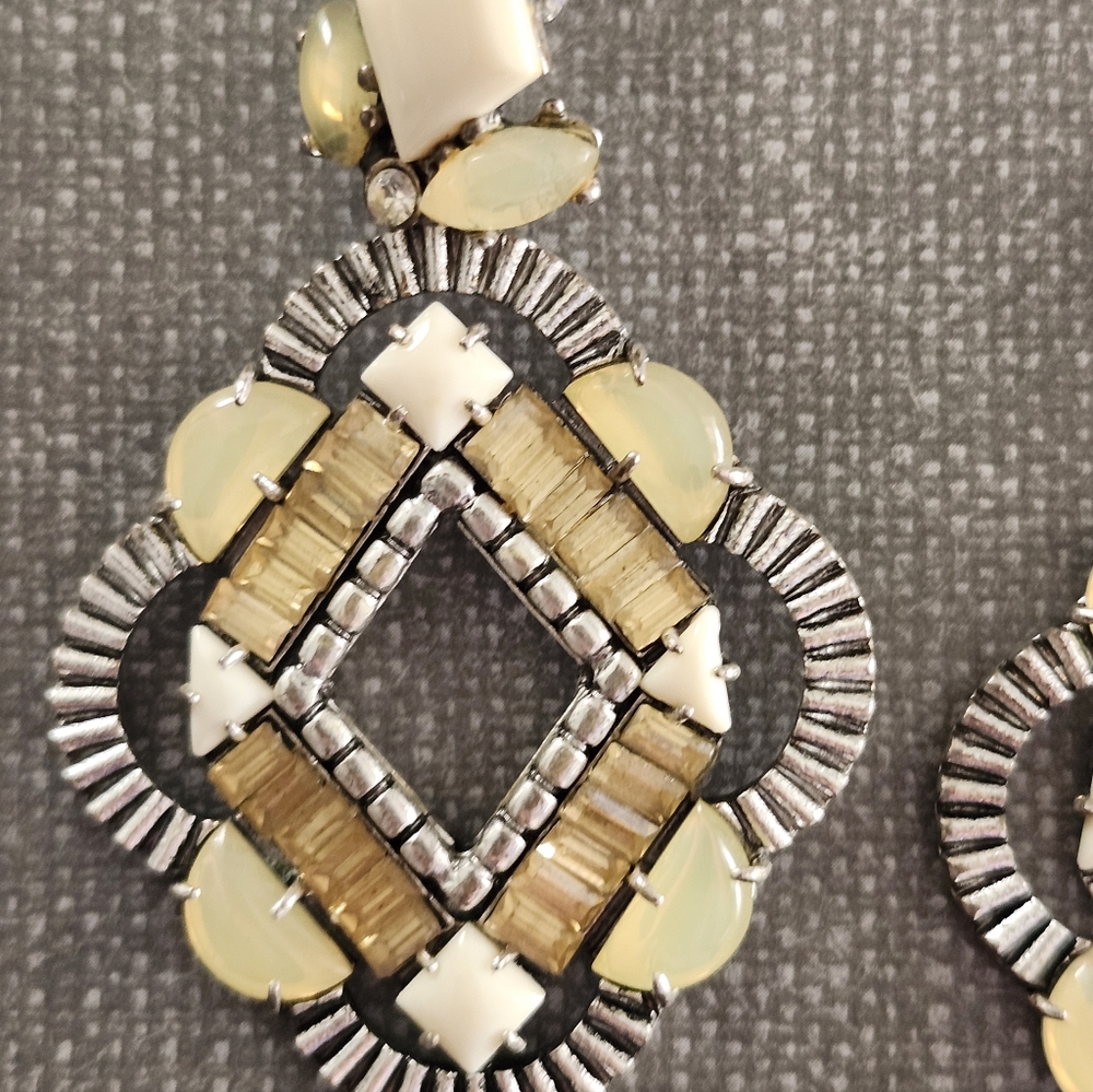 Stella & Dot Necklace and Post Earring Set - Picture 9 of 12